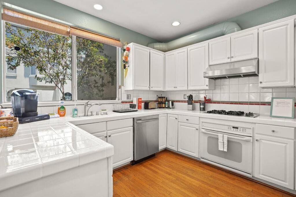 Beautiful Spacious House 2Br / 4Br In Silver Terrace 샌프란시스코 외부 사진